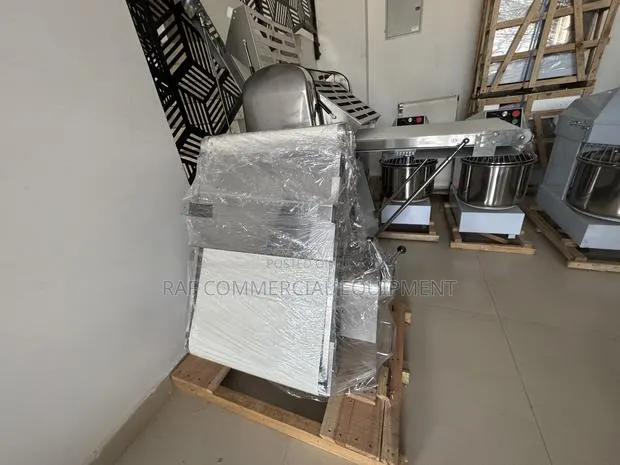 Commercial Tabletop Dough Sheeter · Photo 1