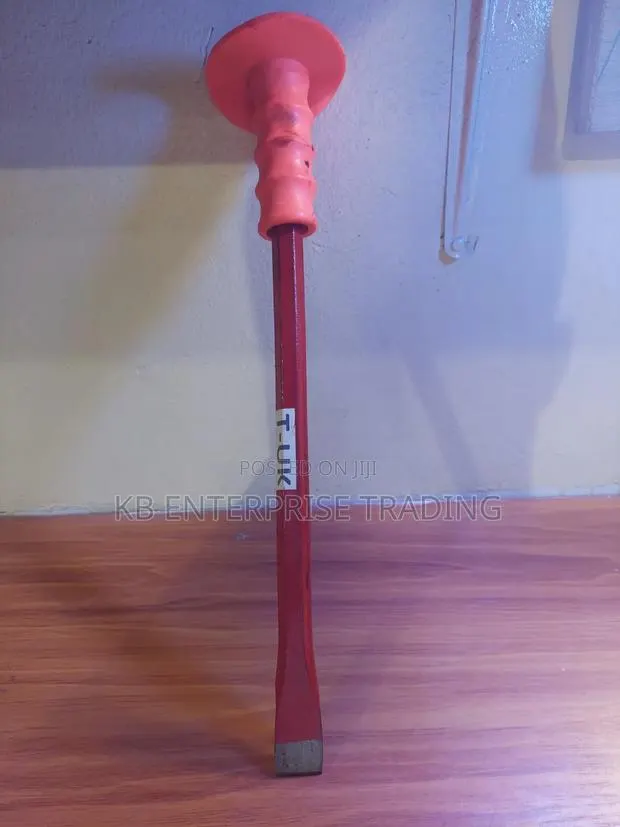 T-Uk Heavy-Duty Wrecking Bar · Photo 1