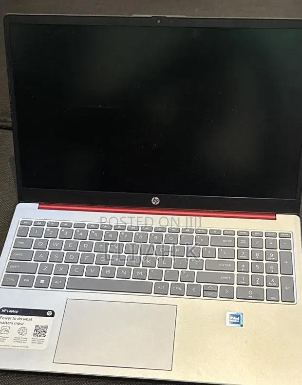 Laptop HP Pavilion 15 3GB Intel Core i5 HDD+SSD 512GB · Photo 1