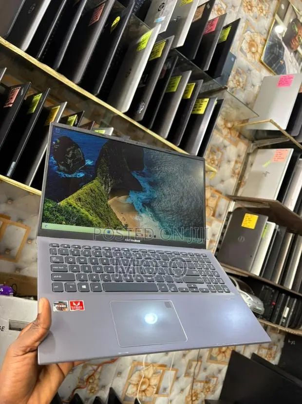 Laptop Asus VivoBook S551LB 8GB AMD Ryzen 5 SSD 256GB · Photo 1