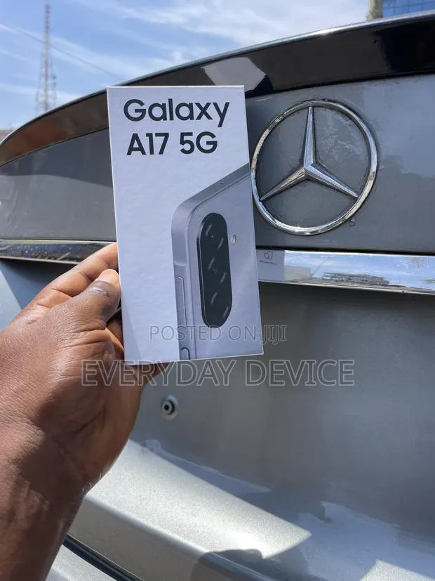 New Samsung Galaxy A17 5G 256 GB Silver · Photo 1