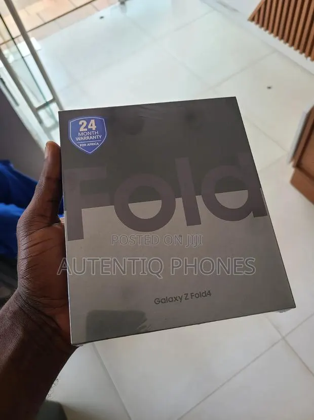 New Samsung Galaxy Z Fold4 256 GB Blue · Photo 1