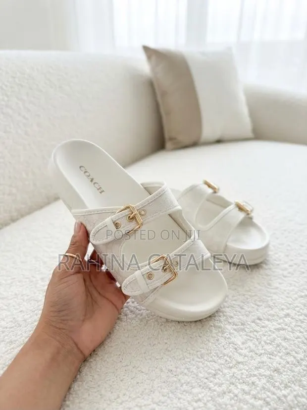 Coach Ladies Slides · Photo 3