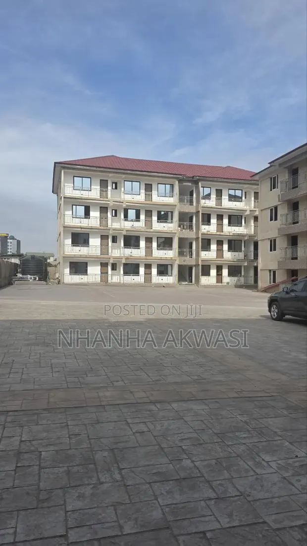 3bdrm Apartment in Tema Community 12, Sakumono for rent · Photo 1