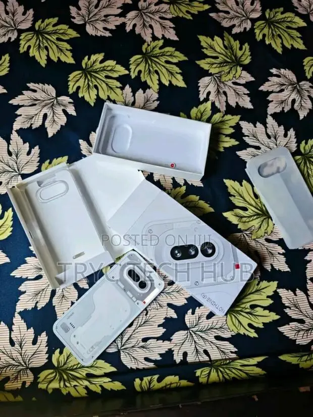 New Nothing Phone 4a 256 GB White · Photo 1