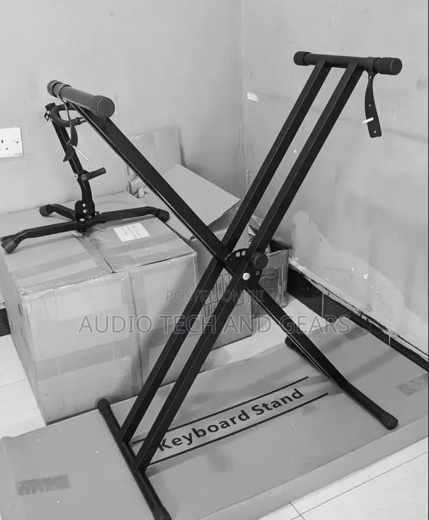 Adjustable Keyboard Stand · Photo 1