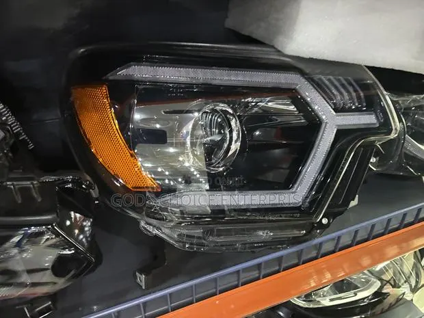 Headlight Tacoma 2008-2009-2010-2012 Led · Photo 1