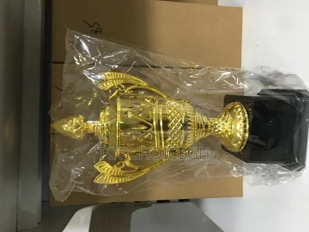 22cm Football Trophy · Photo 1
