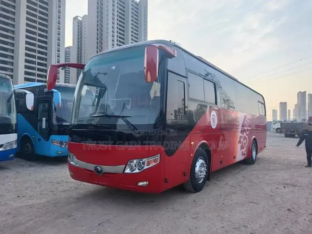 Yutong VIP Bus 2016 Red · Photo 1