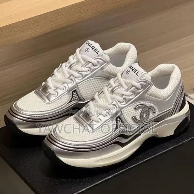CHANEL Shoes · Photo 1