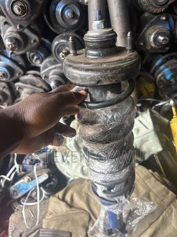 Honda Civic 1998 Back Shocks · Photo 1