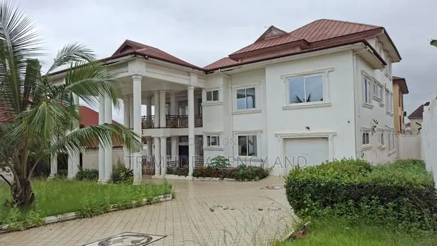 7bdrm House in Trimude Agency And, Kumasi Metropolitan for sale · Photo 1