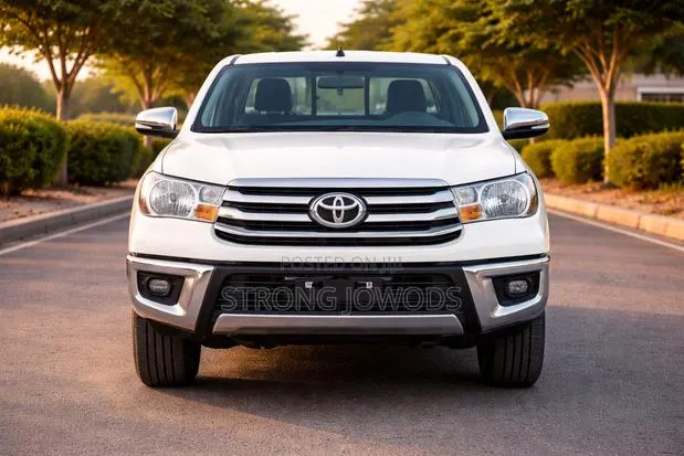 New Toyota Hilux 2025 White