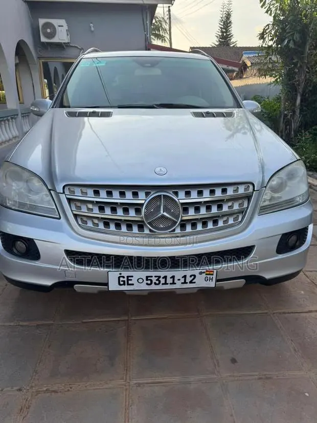 Mercedes-Benz GL-Class 2012 Silver · Photo 1