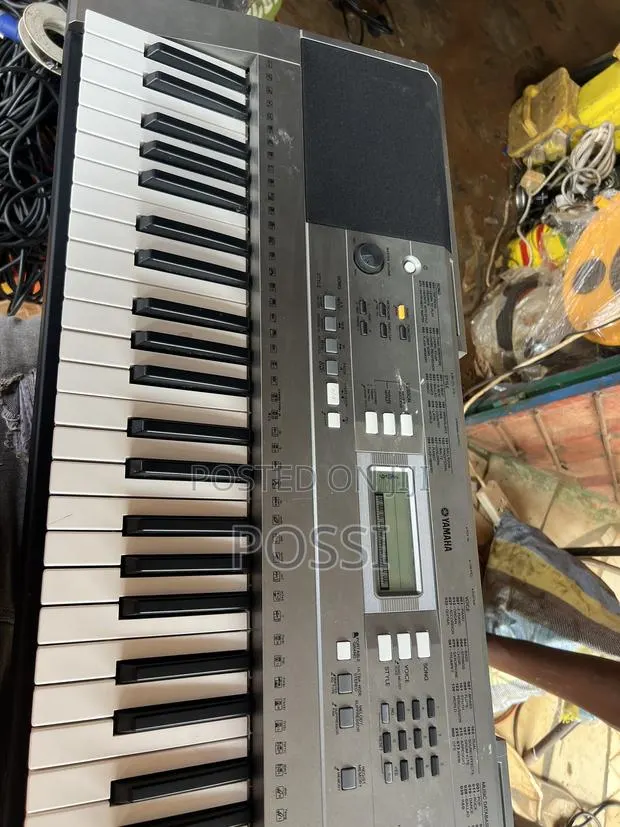Yamaha PSR E353 From Uk · Photo 1