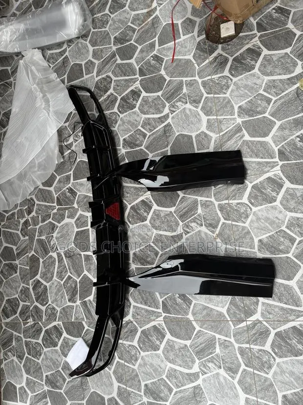 Complete Back Bumper Spoiler or Diffuser Accord 2018-2020-2022 · Photo 1