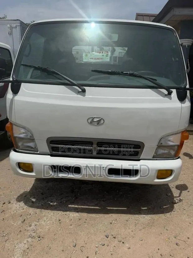 2.4ton 2010 Hyundai Mighty 2 · Photo 1
