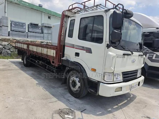 Hyundai 5 Ton 8 Bolt · Photo 1