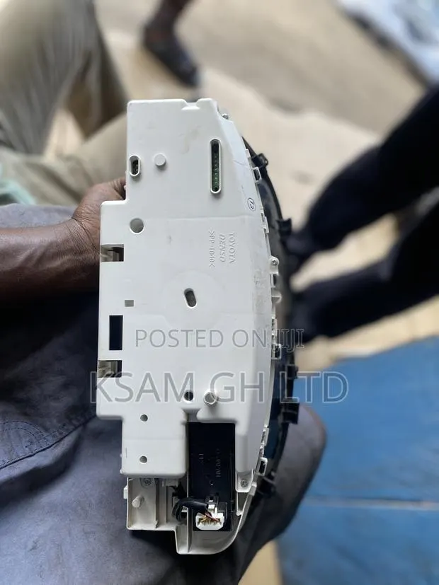 Vitz 2010 Dashboard Panel · Photo 1