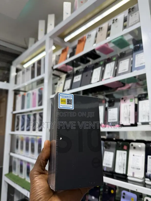 New Samsung Galaxy S10e 128 GB Green · Photo 1