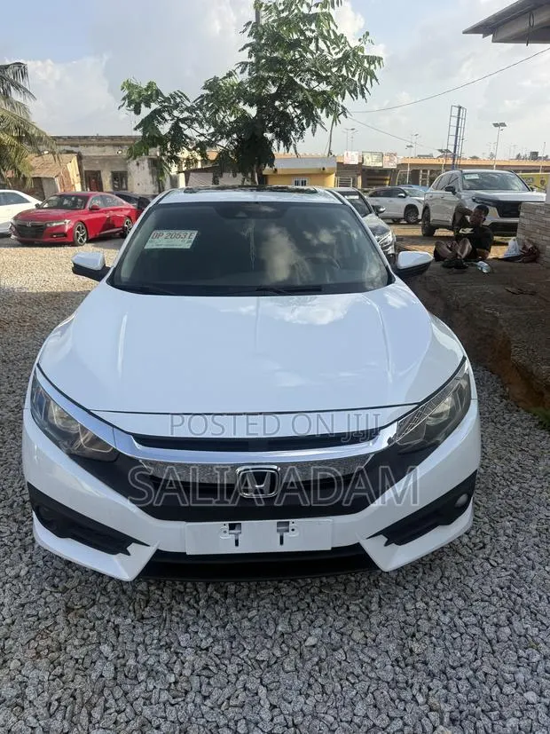 Honda Civic 2017 White · Photo 1