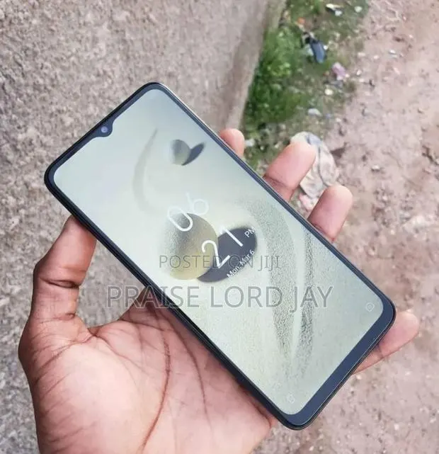 Infinix Hot 30i 128 GB Blue · Photo 1