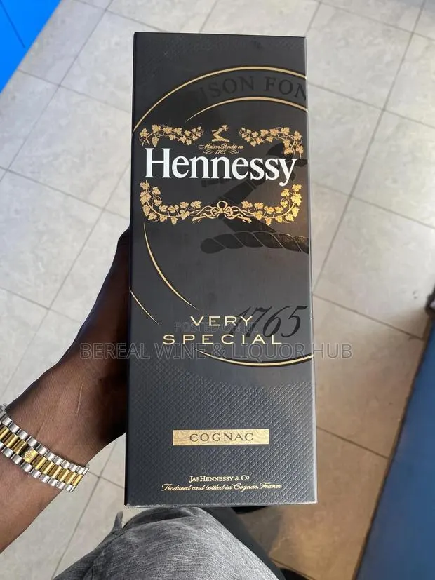 Hennessy vs 1l · Photo 1