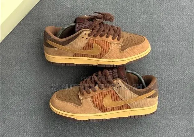 Nike Dunk Low Premium Light British · Photo 1