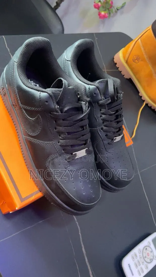 Shoes Black Air Force · Photo 1