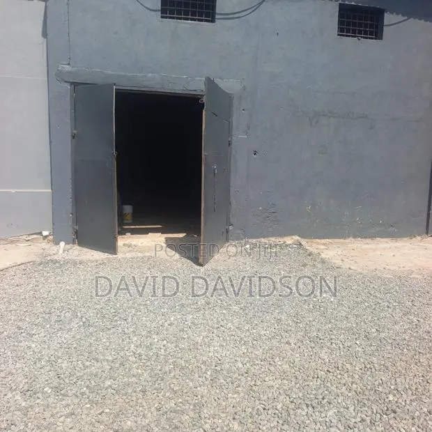 Warehouse 230 SQM at Spintex · Photo 1