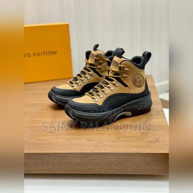 Louis Vuitton Hiking · Photo 1