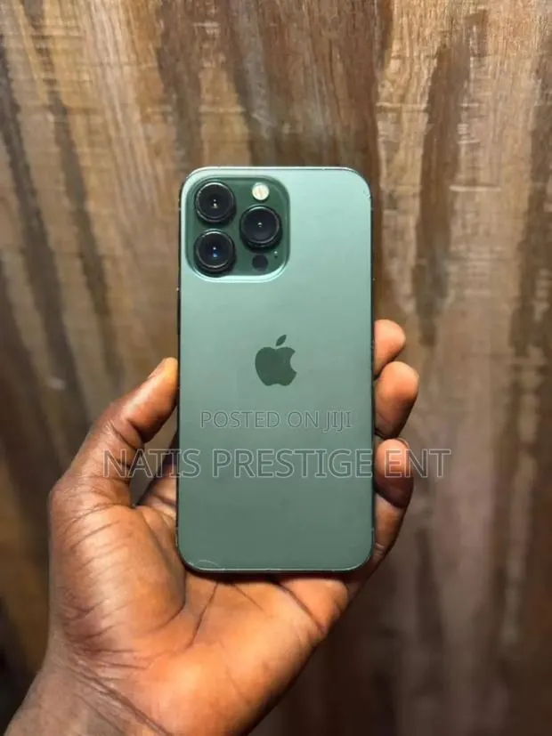 Apple iPhone 13 Pro 128 GB Green · Photo 1