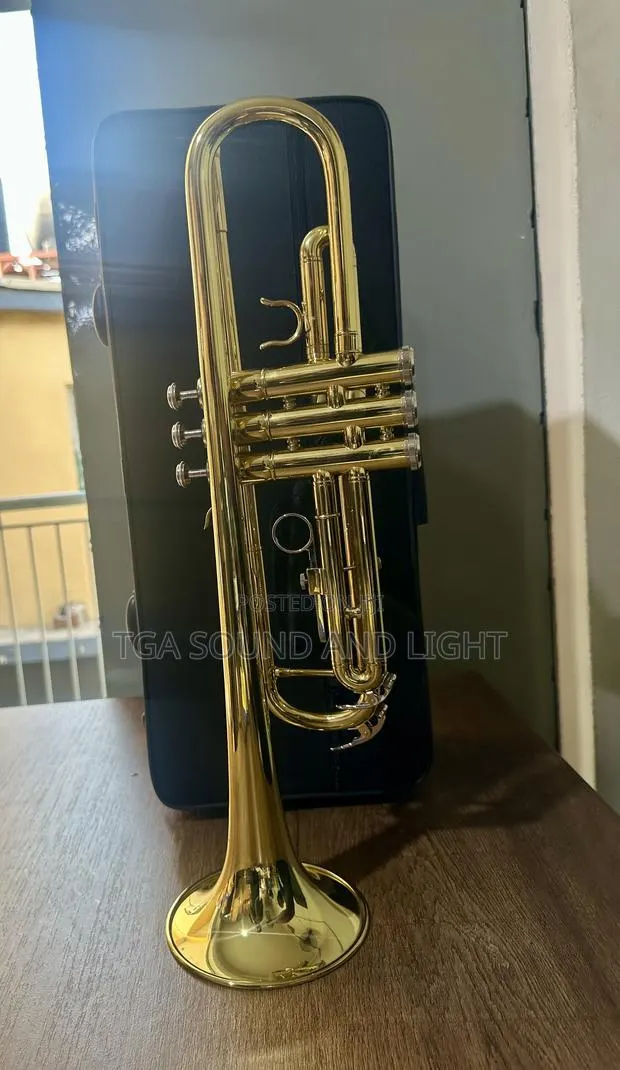 Yamaha Ytr Series Trumpet With Gig Bag · Photo 1