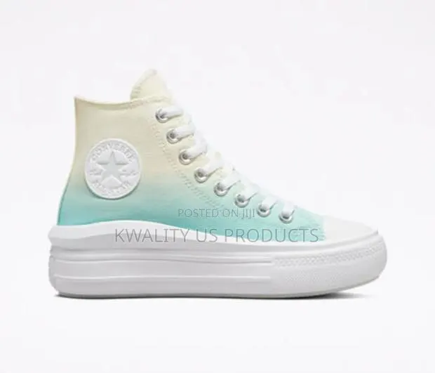 Converse All Star Women's Chuck Taylor Platform Sneakers - Size 39 · Photo 1