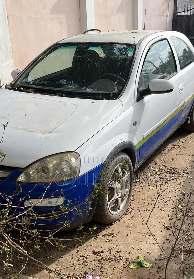 Opel Corsa 2005 White · Photo 1