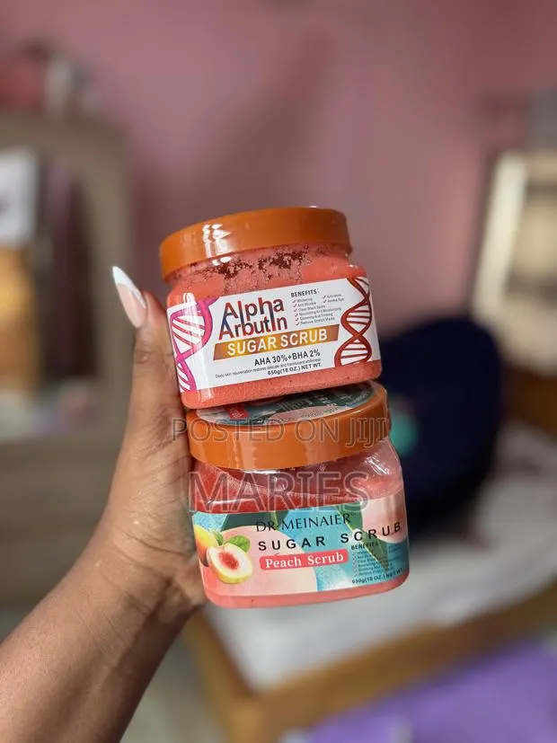 Alpha Arbutin Scrub · Photo 1