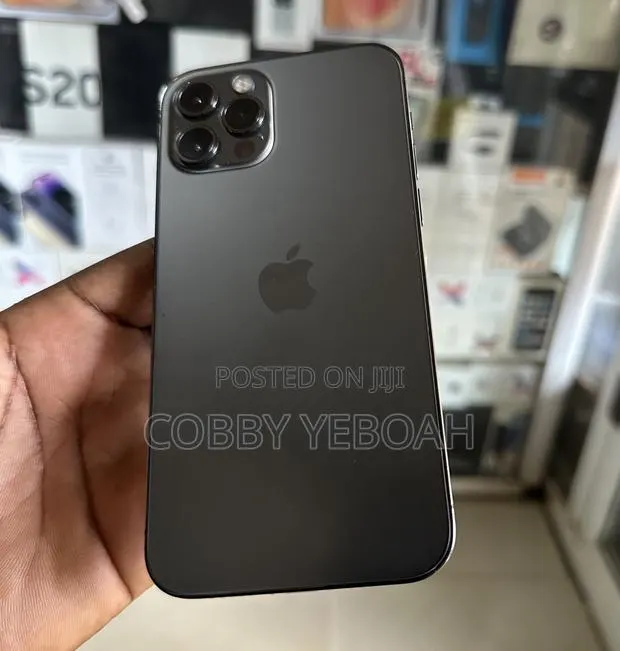 Apple iPhone 12 Pro 128 GB Black · Photo 1