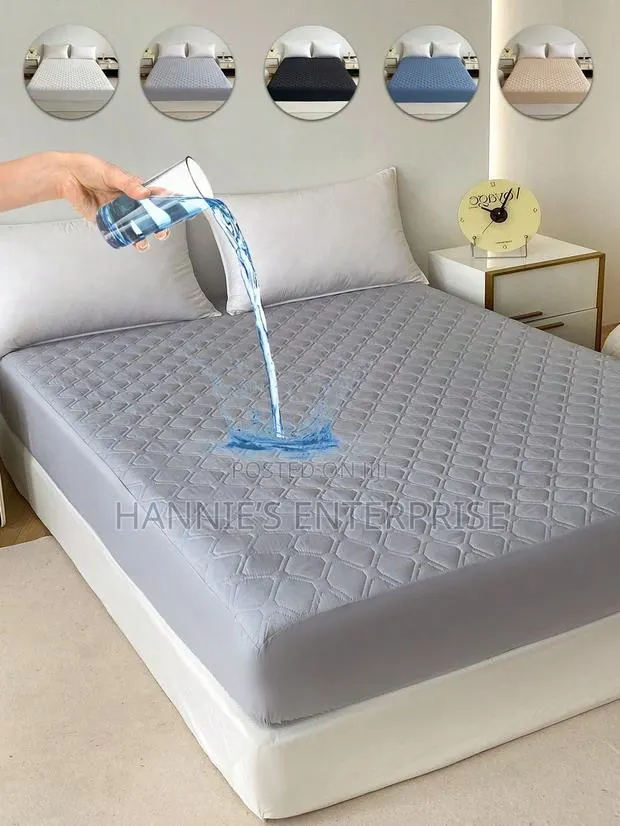 Waterproof Bed Cover · Photo 1