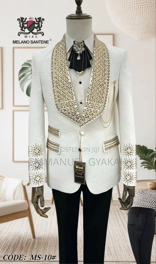 Classic Men's Suit · Photo 1