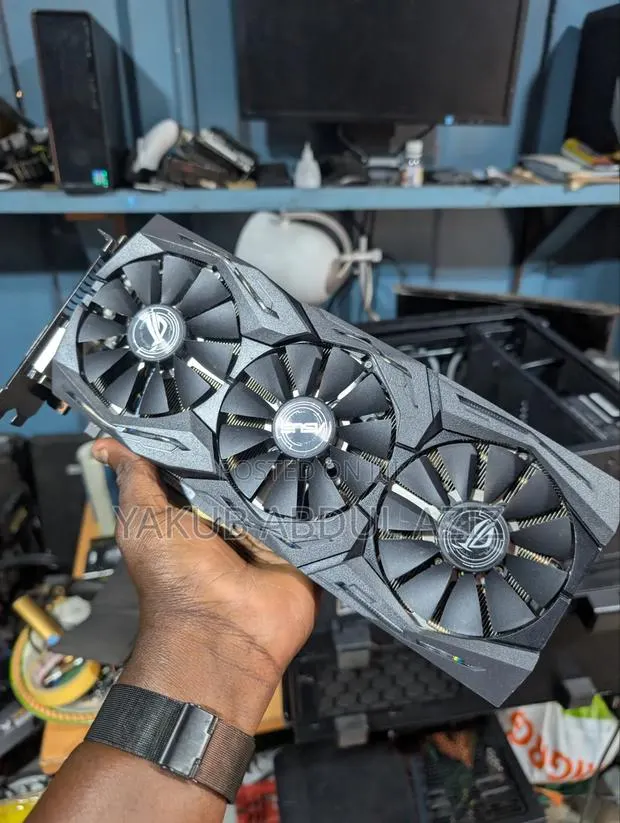 GTX 1080 8gig ASUS Strix RGB · Photo 1