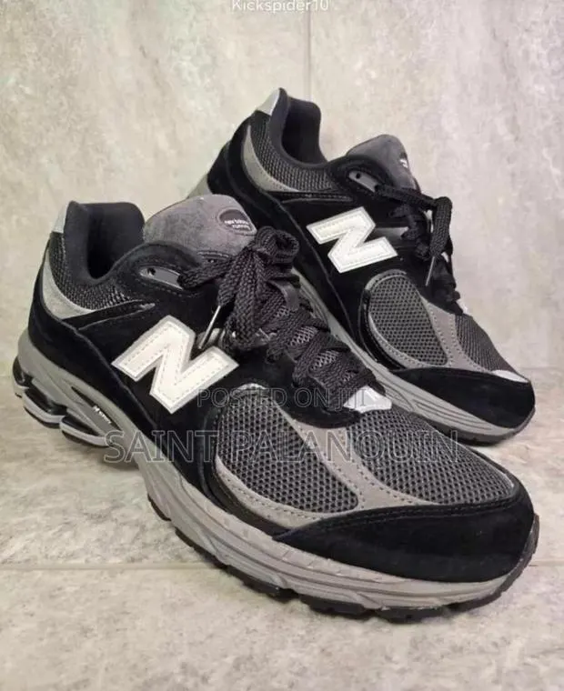 New Balance Sneaker · Photo 1