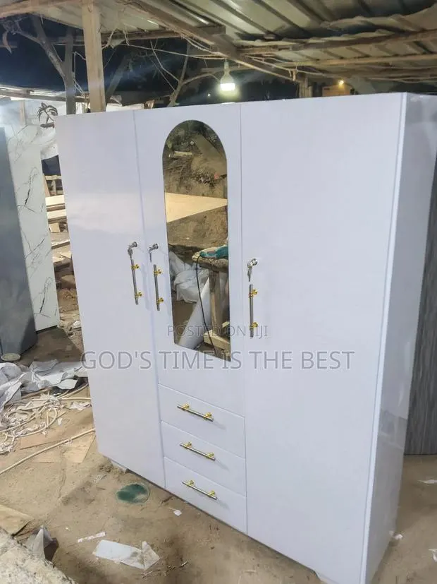 3 in One Wardrobe · Photo 1