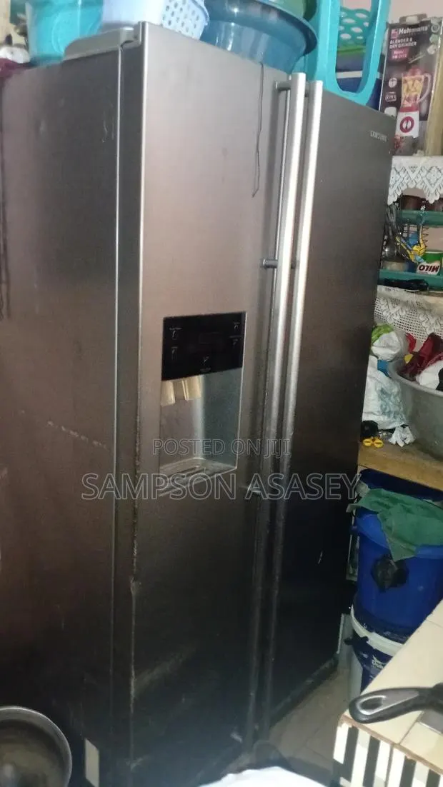 Refrigerator · Photo 1