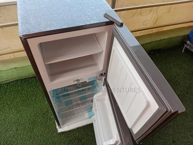 Westpool 80l Refrigerator – Convenient and Portable Design · Photo 1