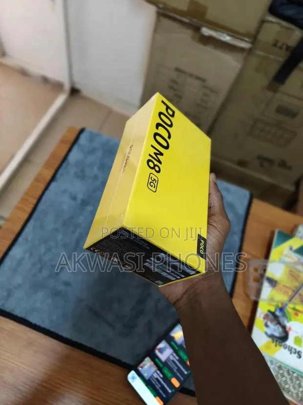 New Xiaomi Poco M8 256 GB Yellow · Photo 1