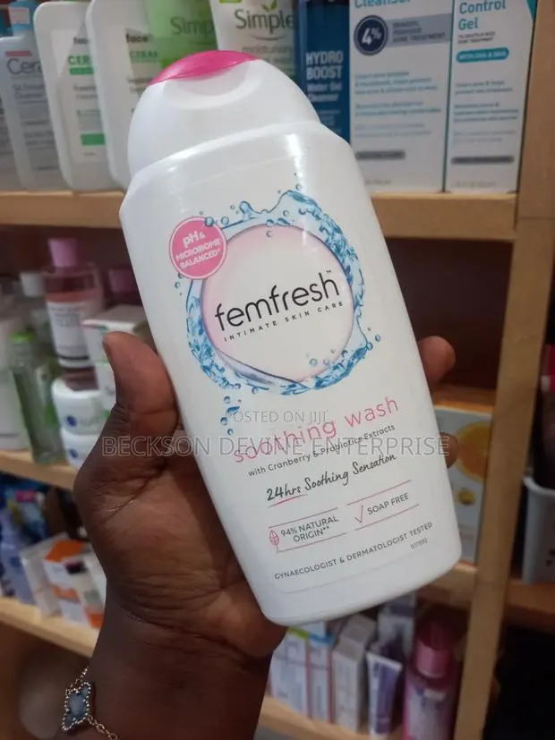 Femfresh Intimate Soothing Wash · Photo 1