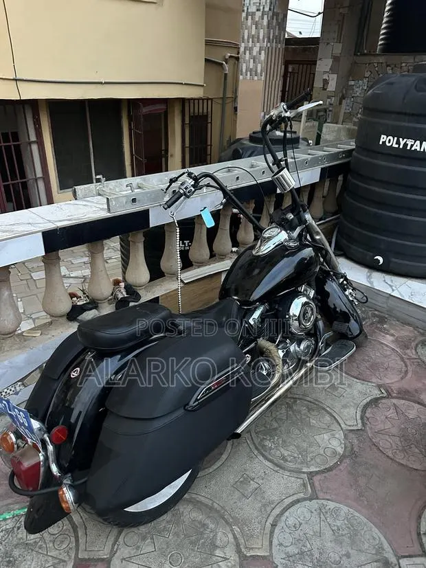 Yamaha Royal Star 2005 Black · Photo 1
