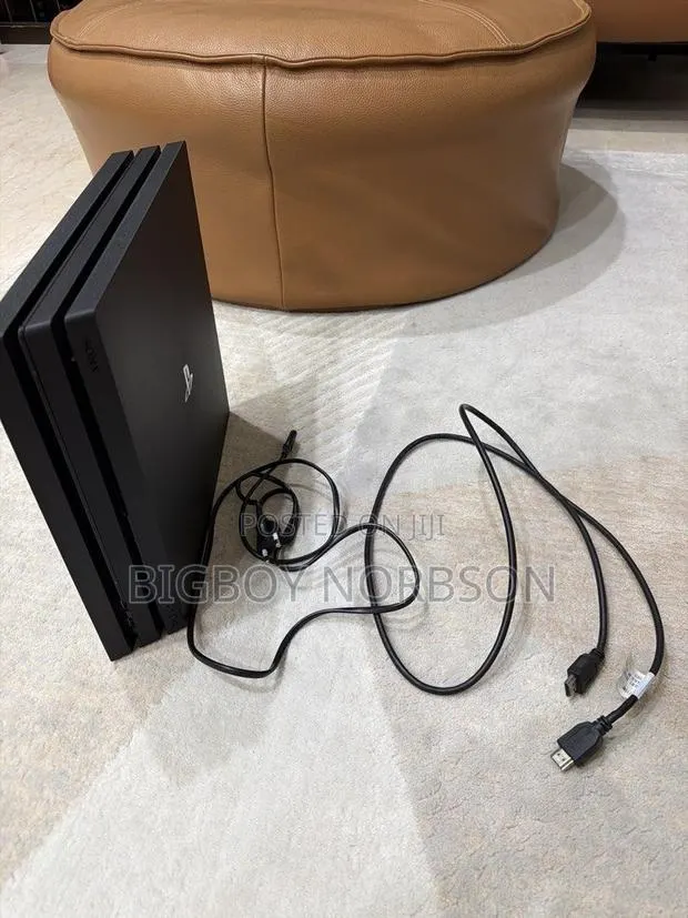Ps5 Pro + Games + Controller · Photo 1