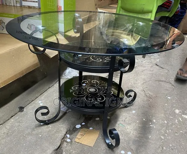 Glass Center Table · Photo 1