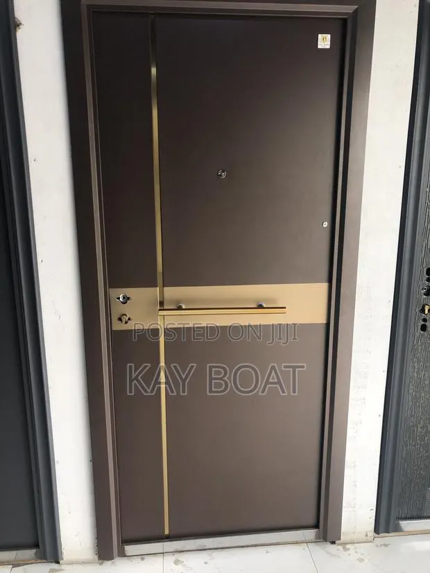A Smooth Door With a Handle Bar · Photo 1